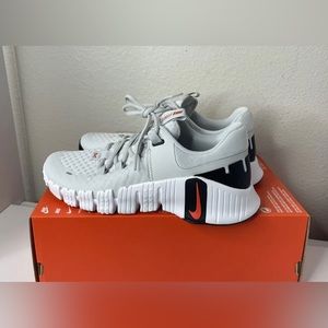 Nike Free Metcon 5 Photon Dust Grey (DV3950-002) Womens Size 10 / Mens Size 8.5
